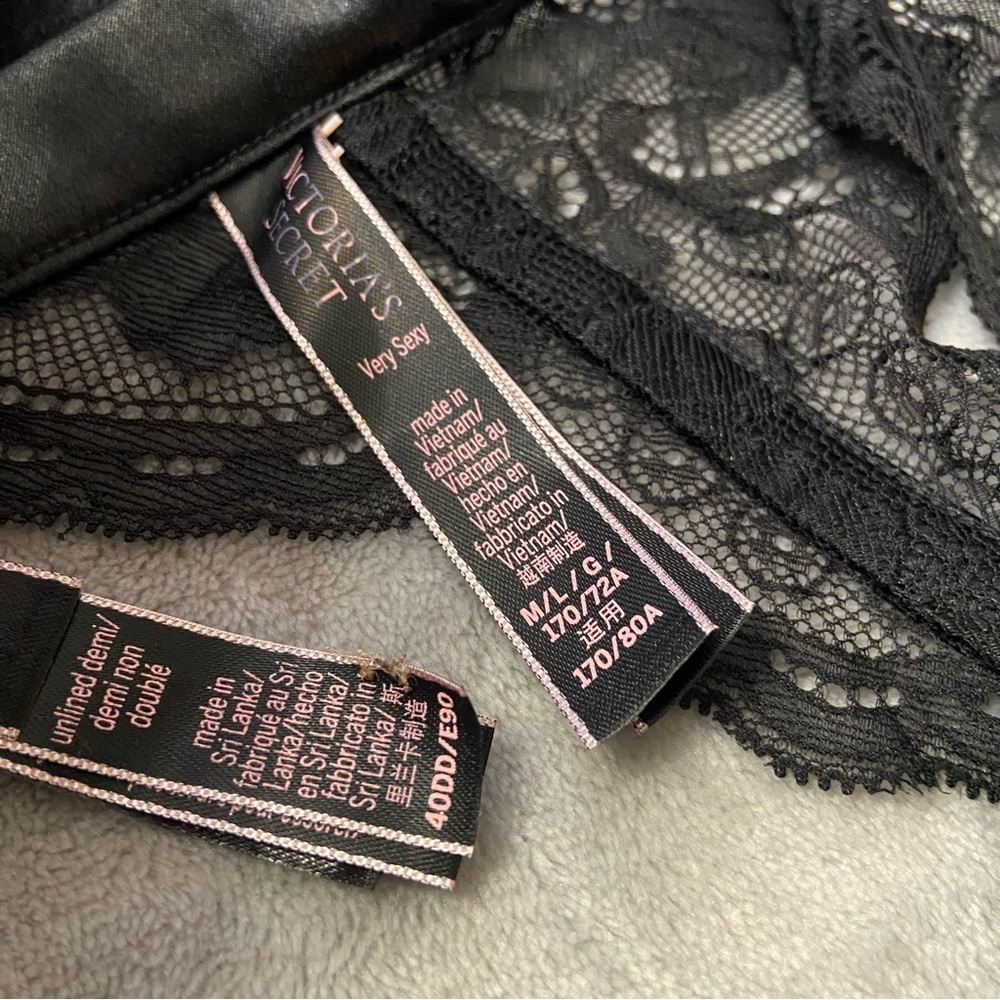 New! Victoria’s Secret Shine Strap Unlined Demi Bra & Garter Belt Set 10370 - Picture 5 of 7